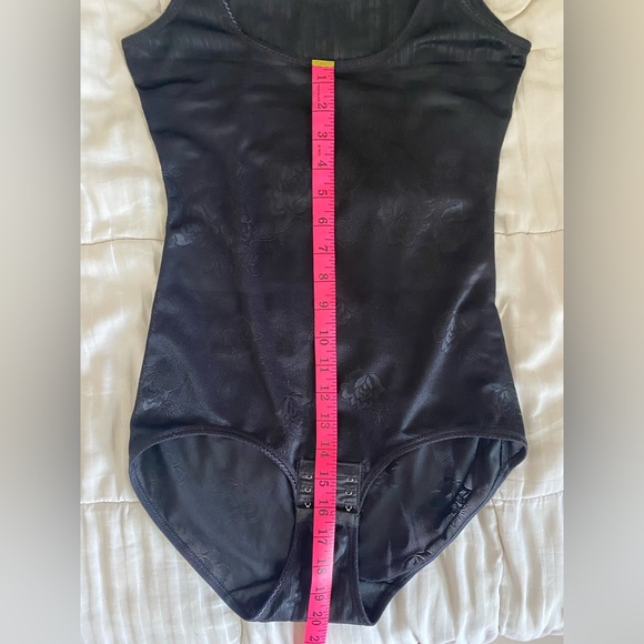 ❌SOLD❌ Shapewear bodysuit - Picture 8 of 8